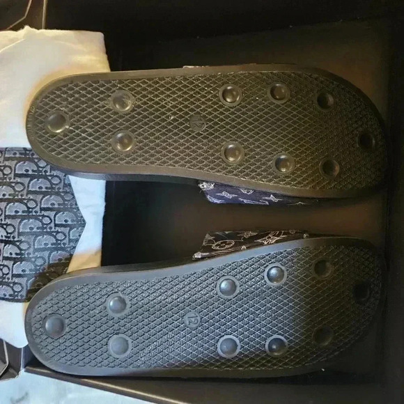 Louis Vuitton Authentic Mens - Picture 4 of 7